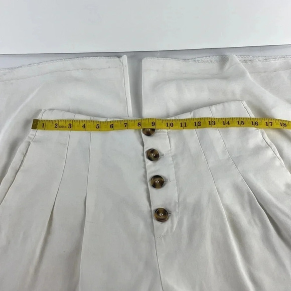 White contemporary high waist button fly wide pull on leg pants sz Extra large - Picture 3 of 17